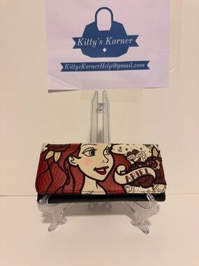 Lounge fly Disney Little Mermaid Ariel Tattoo Wallet